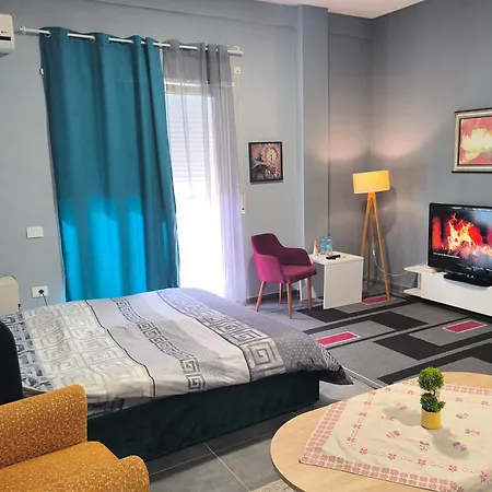 Deasapartments In 3 地拉那