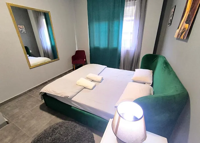 Deasapartments In 3 地拉那